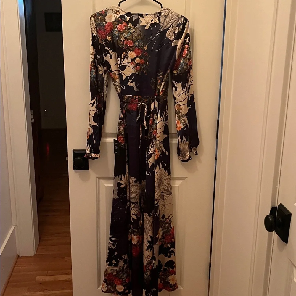 NWT Lulu's Navy Floral Wrap Maxi Dress - Picture 5 of 5